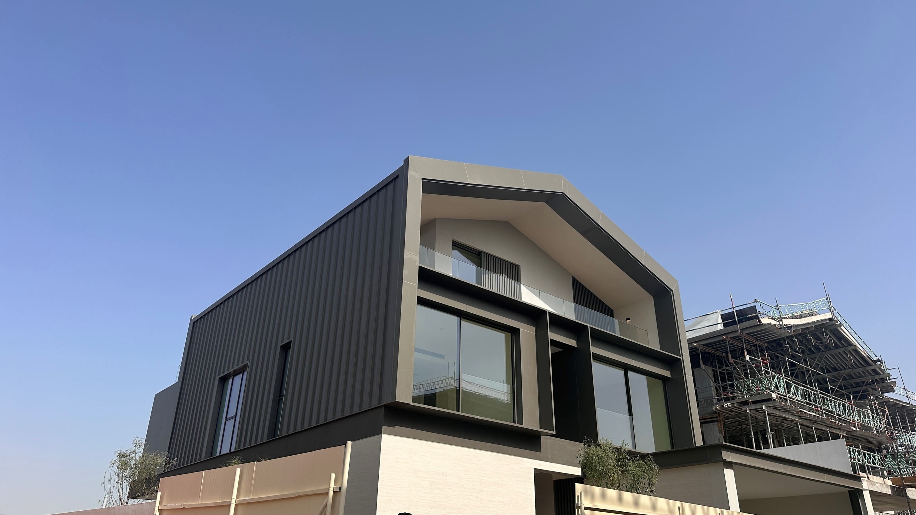 roofing company in dubai